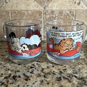 Two Vintage 1978 McDonalds Garfield and Odie Glass Mug Coffee Cup Jim Da…